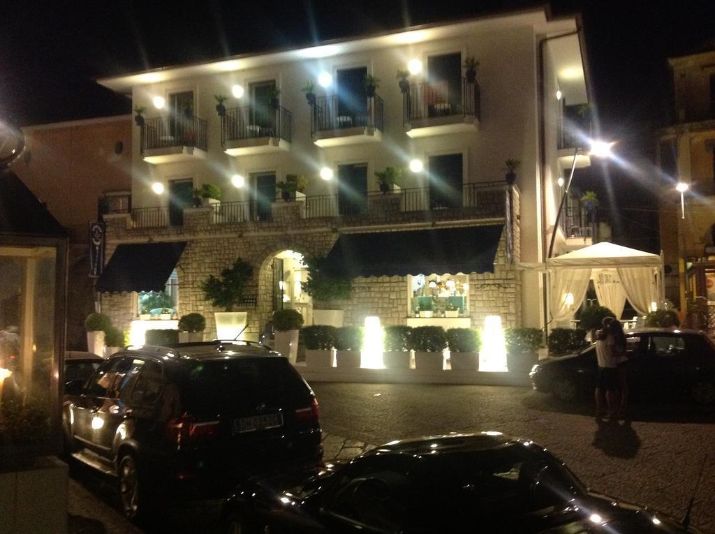 Le Ancore Hotel Vico Equense Bagian luar foto